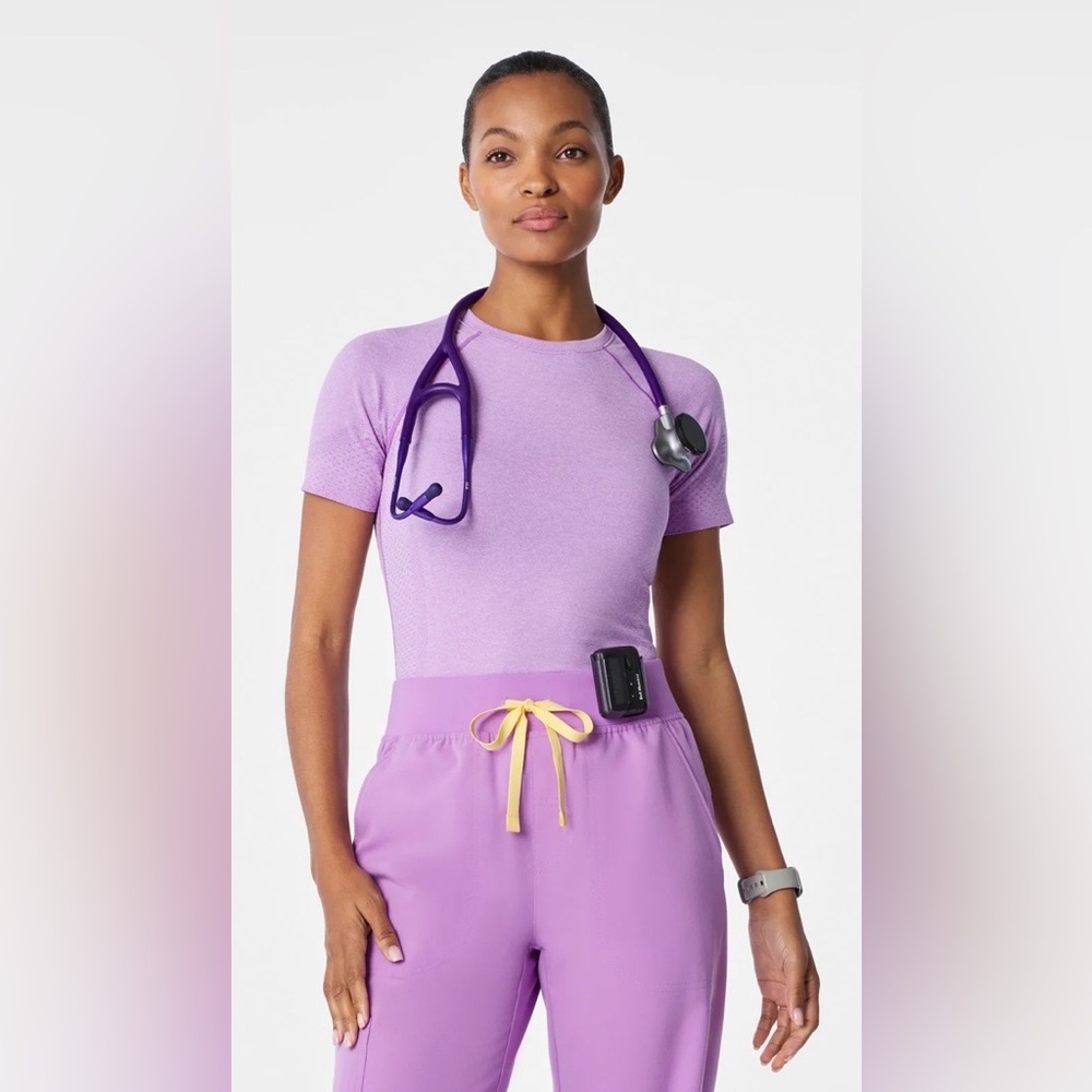 Figs Salta Seamless Short Sleeve Underscrub in Wild Iris. Size XS. NWT.